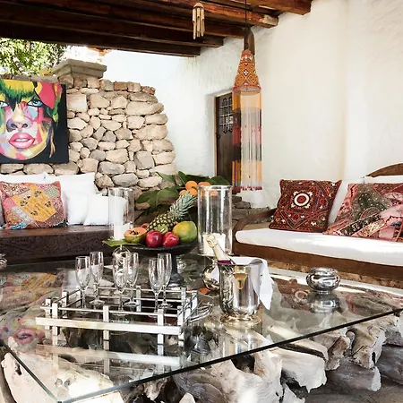 Sun Door - Amazing 6 Bedroom With Private Pool Villa Sant Carles de Peralta