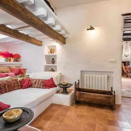 Sun Door - Amazing 6 Bedroom With Private Pool Sant Carles de Peralta