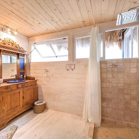 Sun Door - Amazing 6 Bedroom With Private Pool Villa *